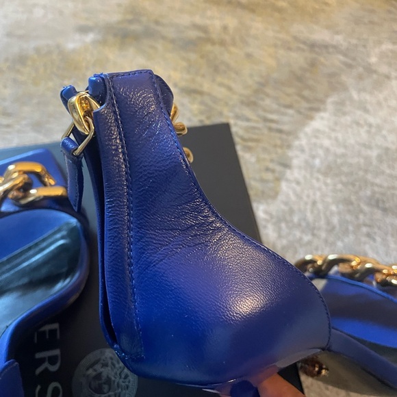 Blue Versace Gold Chain Medusa Charm Heels - Picture 5 of 11